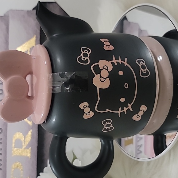 🩷🩶LAST ONE❗️Hello Kitty Blue Sky Clayworks Sanrio Pink Bow 2025 Teapot🩶🩷 - Picture 2 of 11